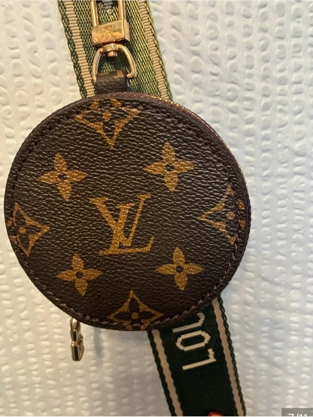 Louis Vuitton Brown
Monogram Multi-Pochette with Green Strap and Gold
Chain - Picture 7 of 8